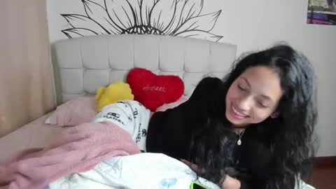 mia3 online show from February 23, 7:55 am