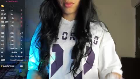 Snapshot of your_beck chatting on December 14, 7:29 pm mia3 online show from December 14, 7:29 pm