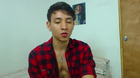 Snapshot of your_boy_hot chatting on June 11, 2:53 am your boy online show from June 11, 2:53 am
