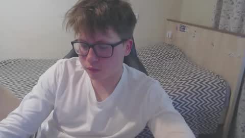 Max online show from May 28, 8:44 am