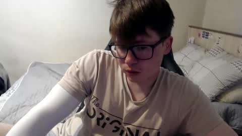 Max online show from May 31, 7:04 am