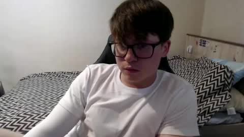 Max online show from June 17, 4:15 am