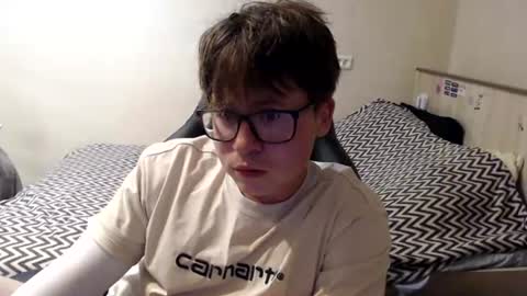 Max online show from June 22, 3:31 pm