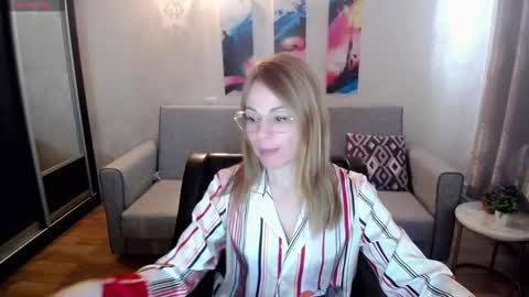 Snapshot of your_crush_12 chatting on October 21, 6:25 am your_crush_12 online show from October 21, 6:25 am