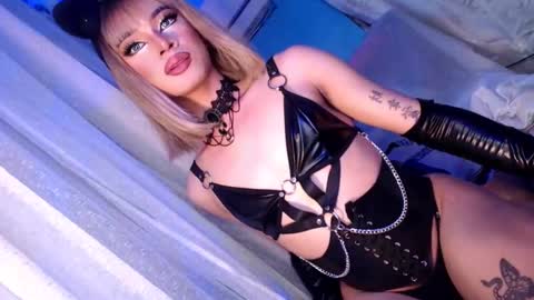 Snapshot of your_dimplecummer chatting on February 18, 8:03 pm CALL ME DIMPLE STAR xx online show from February 18, 8:03 pm