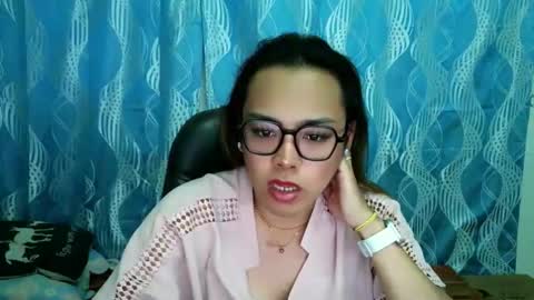 your_dreamgirlxxx69 online show from September 18, 6:04 am