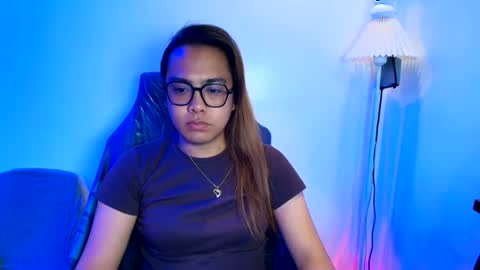 your_dreamgirlxxx69 online show from June 16, 11:24 am