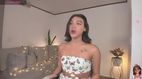 Eliza online show from April 28, 10:59 pm