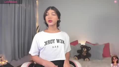 Snapshot of your_favorite_doll_ chatting on August 5, 9:39 pm Eliza online show from August 5, 9:39 pm