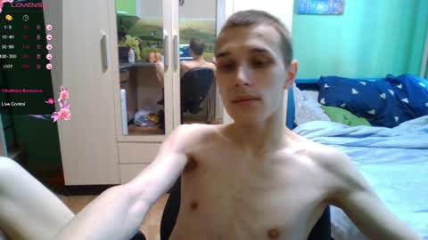 Snapshot of your_honeyy chatting on April 11, 7:02 am Mark online show from April 11, 7:02 am