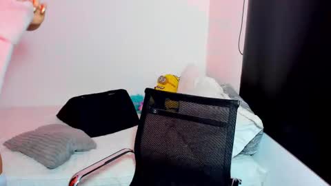 your_little_ online show from September 25, 9:57 am