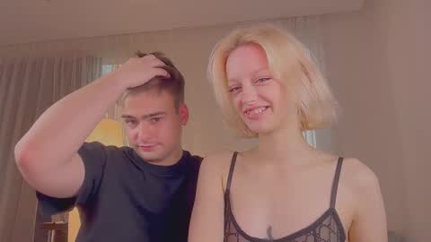 Snapshot of your_molly_mark chatting on September 29, 3:06 pm your_molly_mark online show from September 29, 3:06 pm