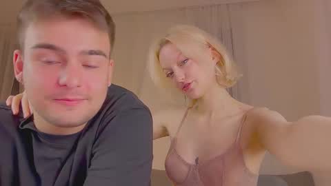 Snapshot of your_molly_mark chatting on September 30, 4:23 pm your_molly_mark online show from September 30, 4:23 pm