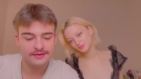 Snapshot of your_molly_mark chatting on October 15, 12:49 pm your_molly_mark online show from October 15, 12:49 pm