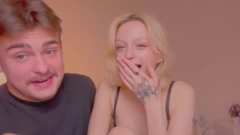 Snapshot of your_molly_mark chatting on October 18, 4:52 pm your_molly_mark online show from October 18, 4:52 pm