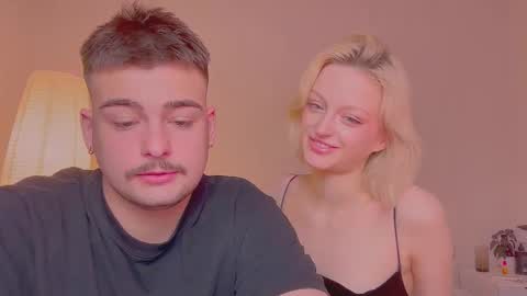 Snapshot of your_molly_mark chatting on October 25, 2:02 pm your_molly_mark online show from October 25, 2:02 pm