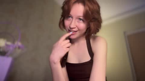 Snapshot of your_moonlight_ chatting on May 5, 1:19 pm Mia online show from May 5, 1:19 pm