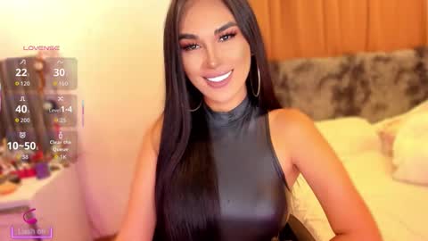 Snapshot of your_other_halfxx chatting on March 9, 12:14 am Miss Larah online show from March 9, 12:14 am