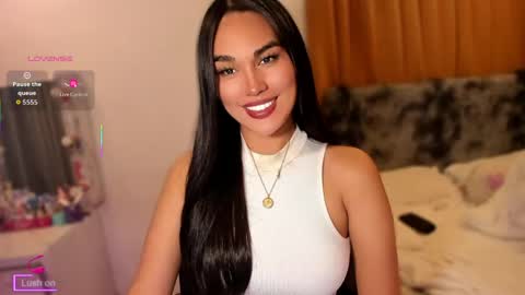 Snapshot of your_other_halfxx chatting on March 25, 11:49 am Miss Larah online show from March 25, 11:49 am