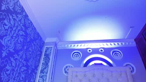 Snapshot of your_perverse_whore chatting on December 4, 6:33 am Salome online show from December 4, 6:33 am