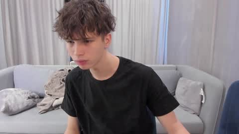 your_shy_guy online show from January 6, 8:46 am