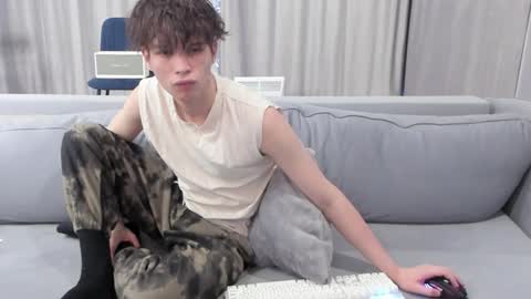 your_shy_guy online show from January 21, 5:16 am