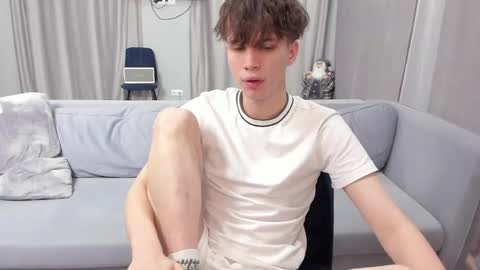 your_shy_guy online show from February 5, 8:14 pm