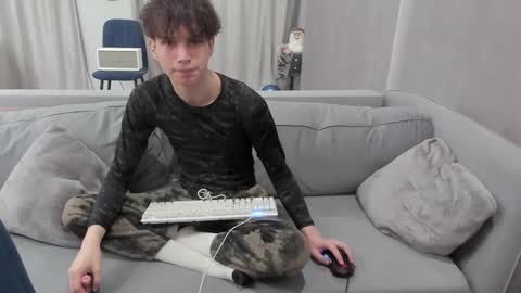 your_shy_guy online show from February 26, 7:05 pm