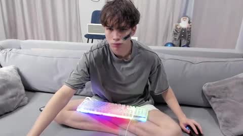 your_shy_guy online show from March 5, 2:23 pm