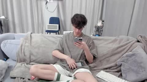 your_shy_guy online show from March 11, 7:36 pm