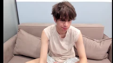 your_shy_guy online show from October 1, 4:07 am