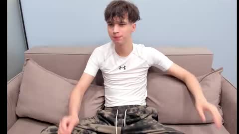 your_shy_guy online show from October 8, 6:49 pm