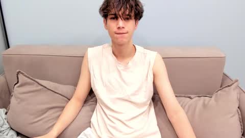 your_shy_guy online show from November 24, 5:51 am