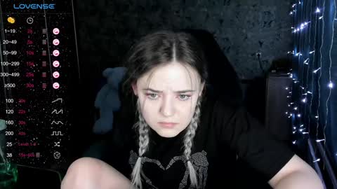 Molly online show from December 5, 11:38 am