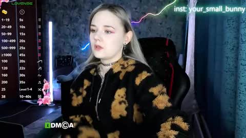 Snapshot of your_small_bunny chatting on March 2, 2:03 am Molly online show from March 2, 2:03 am