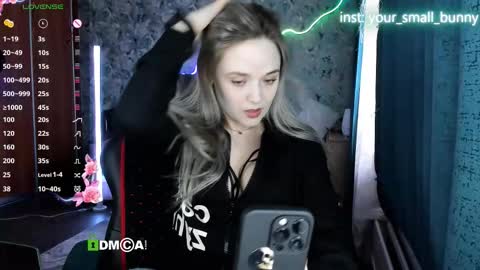 Snapshot of your_small_bunny chatting on March 7, 3:14 am Molly online show from March 7, 3:14 am