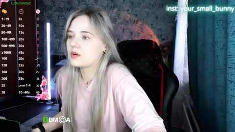 Snapshot of your_small_bunny chatting on March 13, 2:29 am Molly online show from March 13, 2:29 am