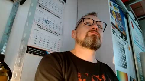 Snapshot of your_tipie chatting on October 23, 7:07 am your_tipie online show from October 23, 7:07 am