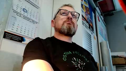 Snapshot of your_tipie chatting on October 30, 1:45 pm your_tipie online show from October 30, 1:45 pm