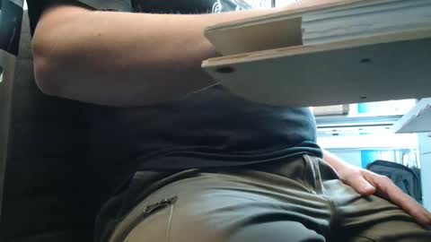 Snapshot of your_tipie chatting on November 17, 9:48 am your_tipie online show from November 17, 9:48 am