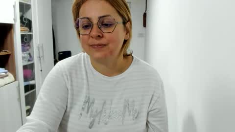 Snapshot of your_victoria chatting on October 30, 9:59 pm Your Victoria online show from October 30, 9:59 pm