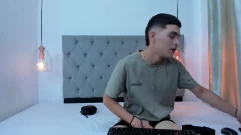 Snapshot of your_wrist chatting on March 17, 1:14 pm Angel online show from March 17, 1:14 pm