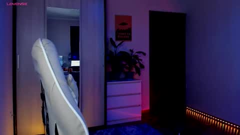 Anikka online show from October 2, 5:31 pm