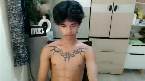 Snapshot of yourasian_eric chatting on March 14, 6:46 pm yourasian_eric online show from March 14, 6:46 pm
