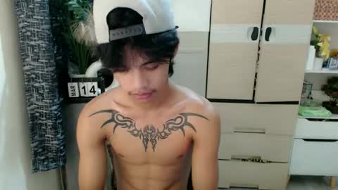 Snapshot of yourasian_eric chatting on March 16, 12:09 pm yourasian_eric online show from March 16, 12:09 pm