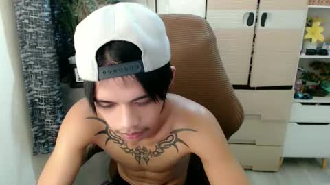 Snapshot of yourasian_eric chatting on March 18, 4:54 pm yourasian_eric online show from March 18, 4:54 pm