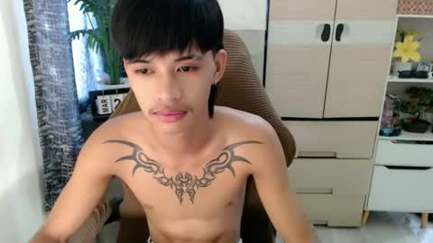 Snapshot of yourasian_eric chatting on March 30, 5:08 am yourasian_eric online show from March 30, 5:08 am