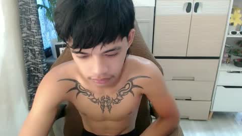 Snapshot of yourasian_eric chatting on April 13, 3:56 am yourasian_eric online show from April 13, 3:56 am
