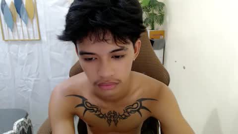Snapshot of yourasian_eric chatting on May 31, 4:53 am yourasian_eric online show from May 31, 4:53 am