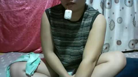 yourasian_lover29 online show from February 6, 12:30 pm